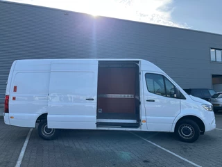 Mercedes-Benz Sprinter 2023 - 319 1.9 CDI / L4 H2 / RWD obrazek 3