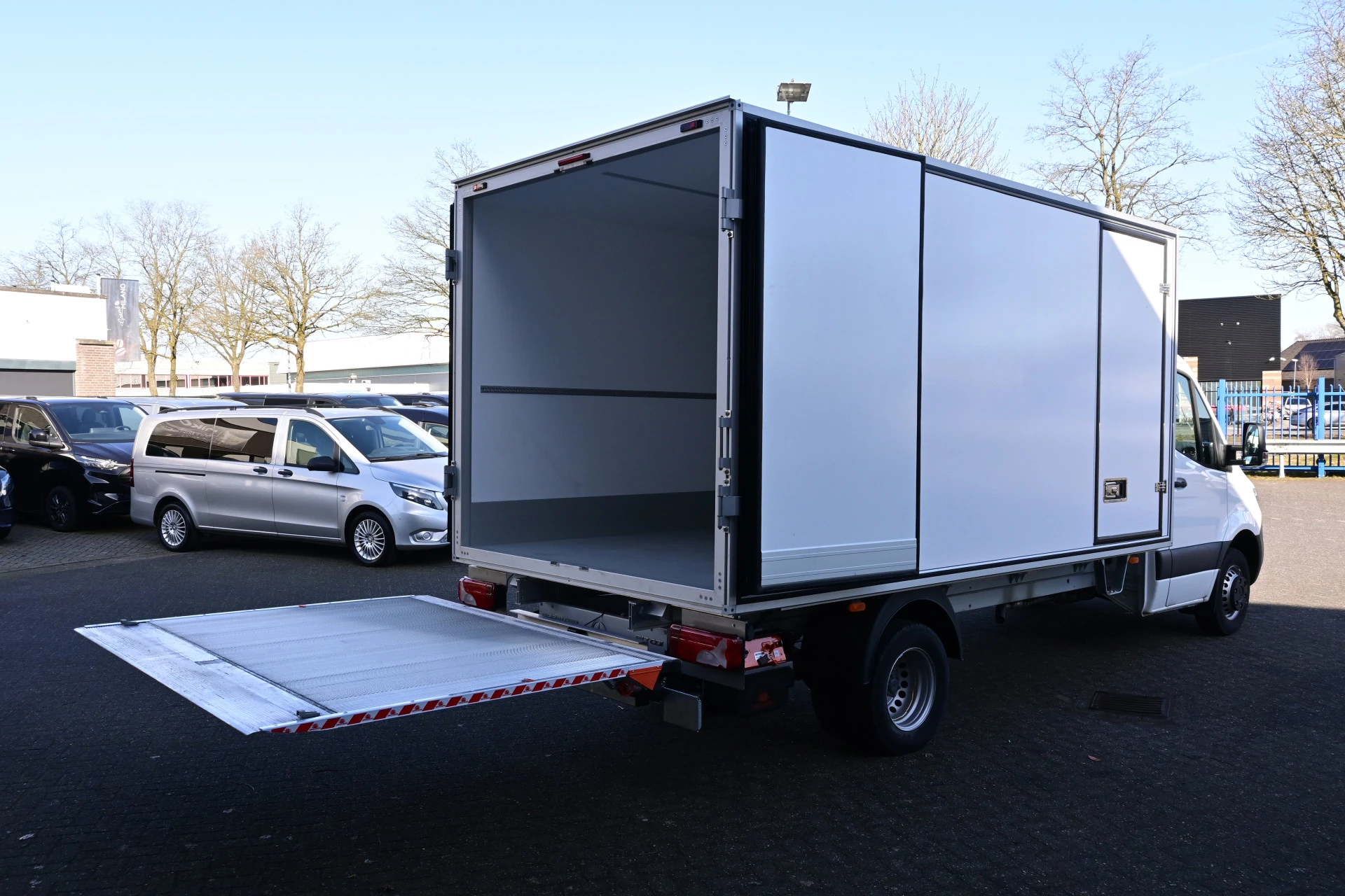 Mercedes-Benz Sprinter 2024 - 517 CDI L3 Koel Vries Bakwagen met laadklep obrázek 4