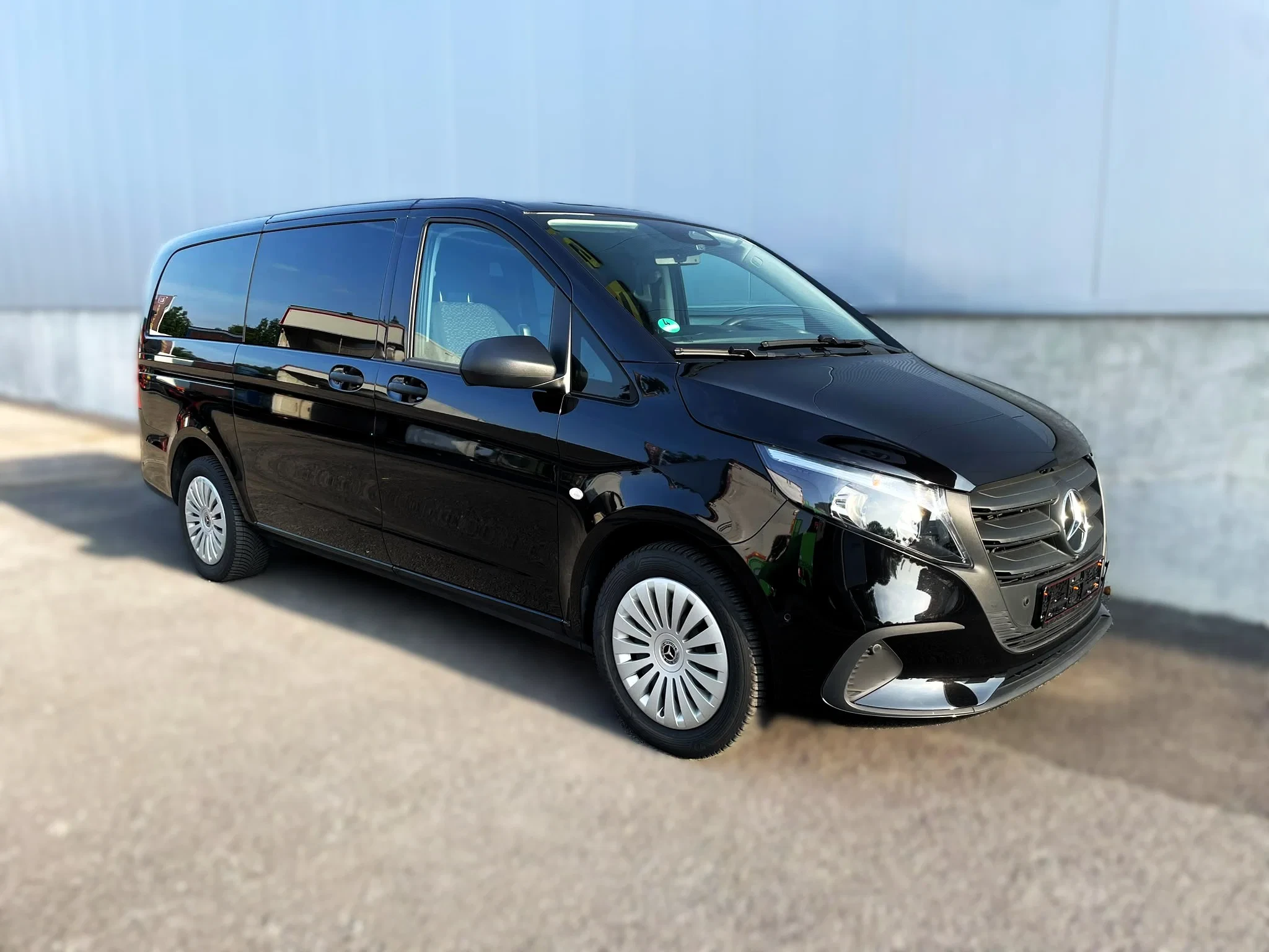 Mercedes-Benz Vito 2025 - *8zitpl**Navi*360°cam*AHK 2,5t*Zetelverwarming*Dubbele schuifdeur afbeelding 1