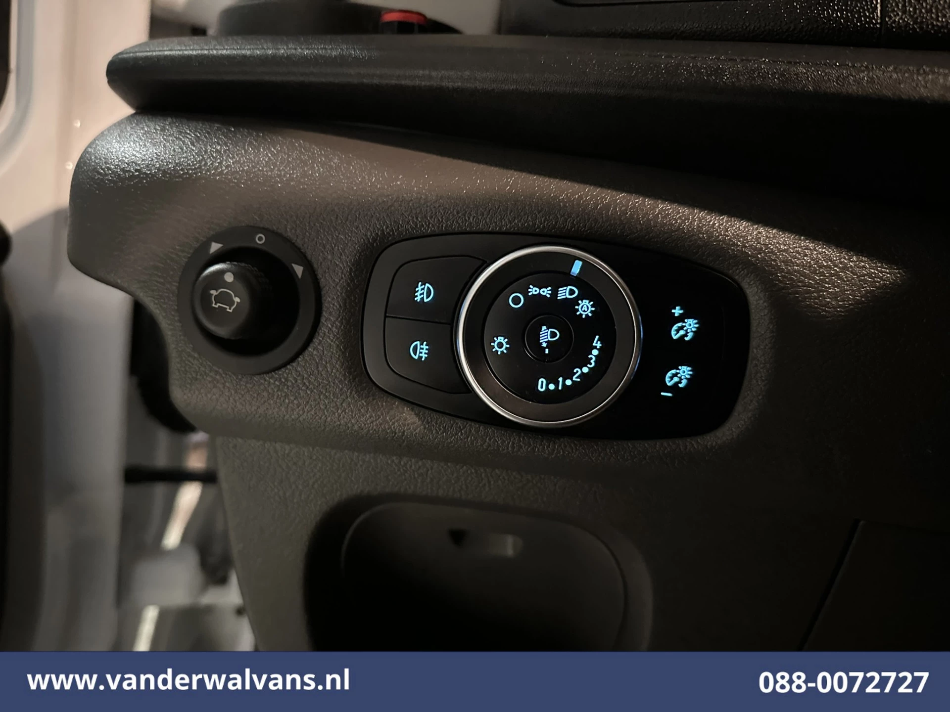 Ford Transit 2022 - 2.0 TDCI 131pk Bakwagen Laadklep Euro6 Airco | 1040kg laadvermogen | Cruisecontrol | Verwarmde voorruit image 18