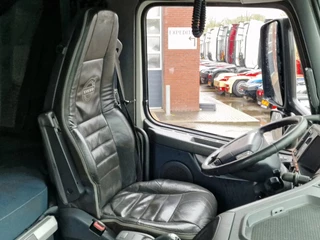 Volvo FH 2013 - 13.460 Globetrotter XL 6x2 - Box with side doors - Loadlift + Kelberg trailer 2012 with loadlift afbeelding 59