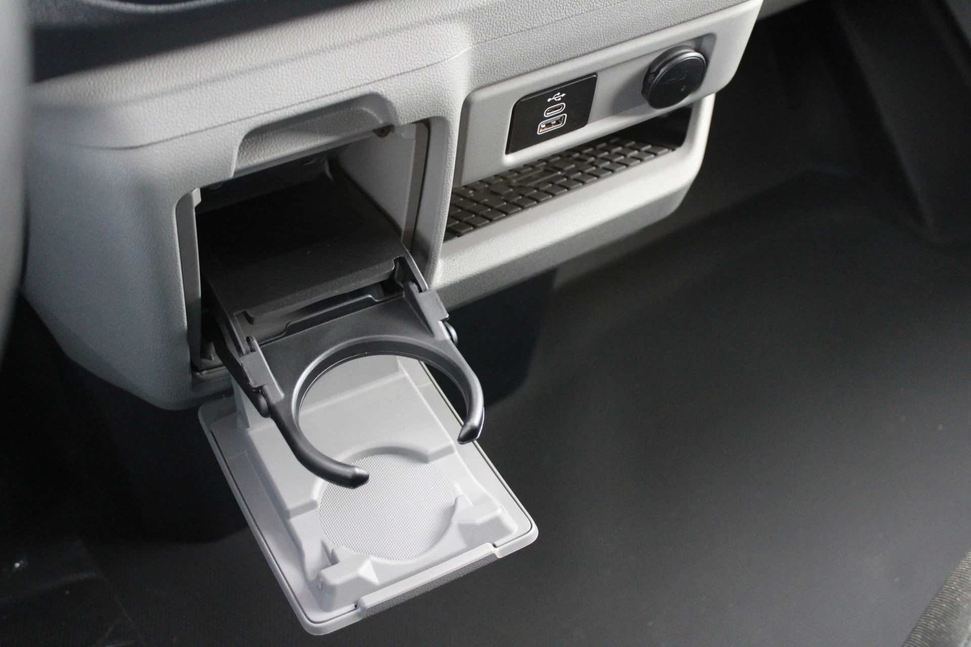 Ford E-Transit Custom 2025 - 340 L2H1 Limited 65 kWh 218pk - 2x Schuif - LED - 360 Camera - B&O - ACC - Navi - Stoel/Stuurverwarming - Rijklaar afbeelding 41