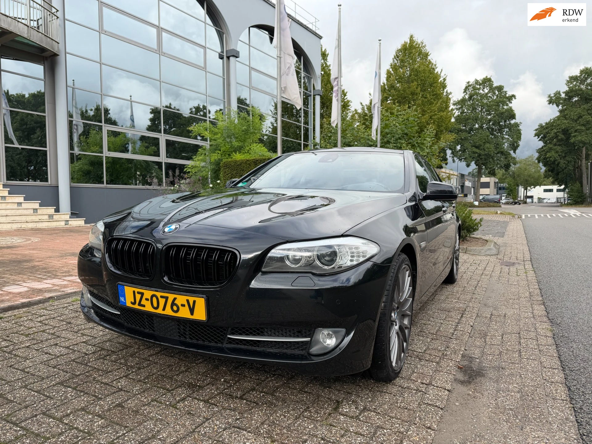 BMW 5 Serie 2010 - 550i High Executive aut /leer/20 inch/etc etc afbeelding 1