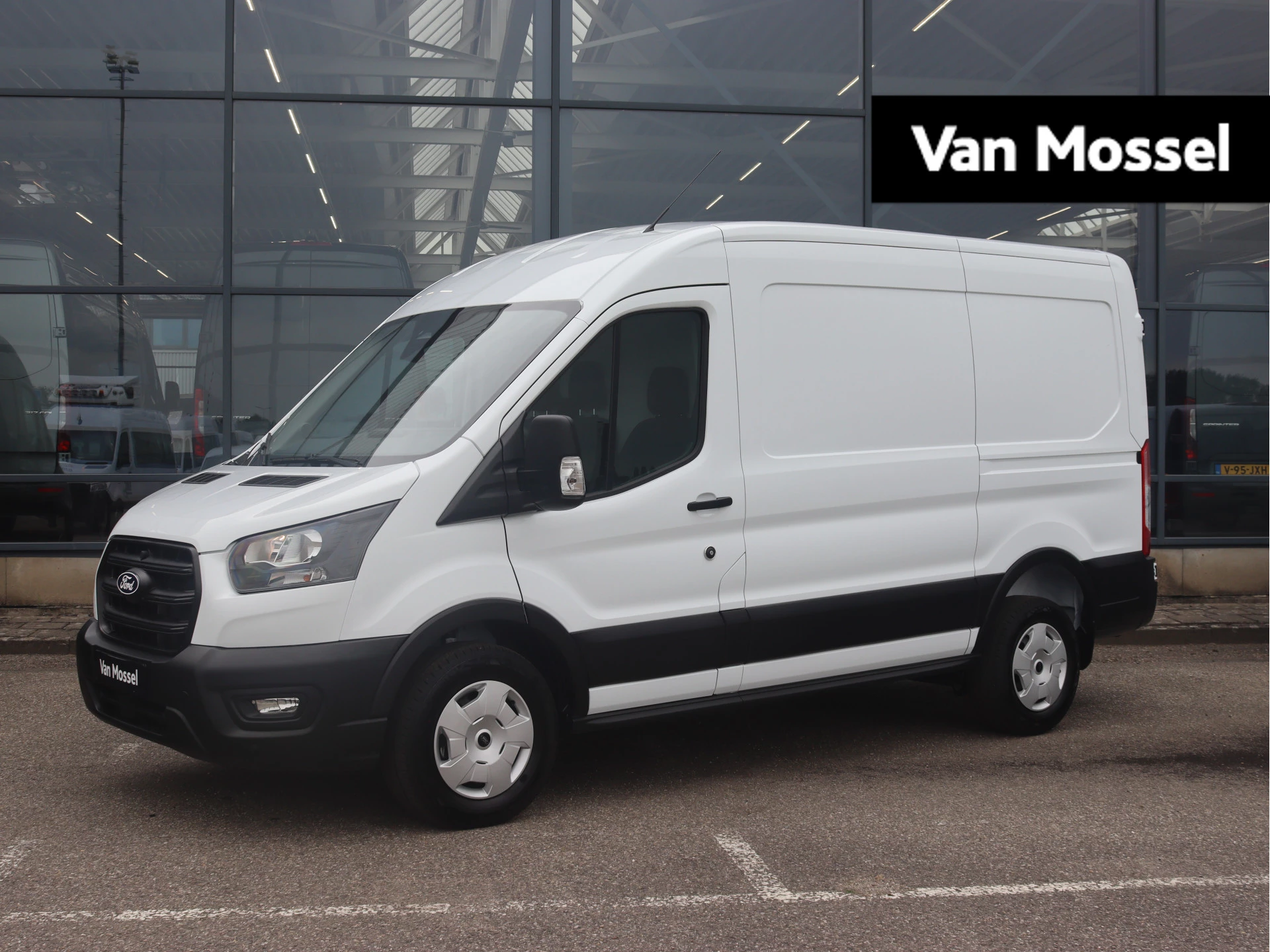 Ford Transit 2024 - 350 2.0 TDCI 130 pk L2H2 Trend | CLIMA/CAMERA/CARPLAY/12" TOUCHSCREEN | afbeelding 1