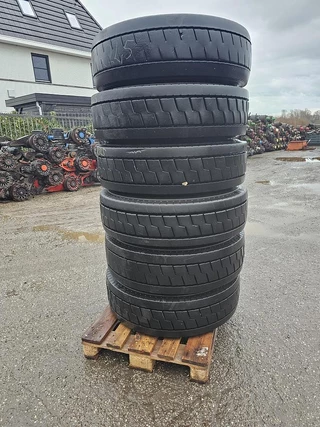MICHELIN 280/75 R 22.5 TERMNAL TRACTOR TIRE EXTRA HEAVY DUTY. 2015 - N/A image 3