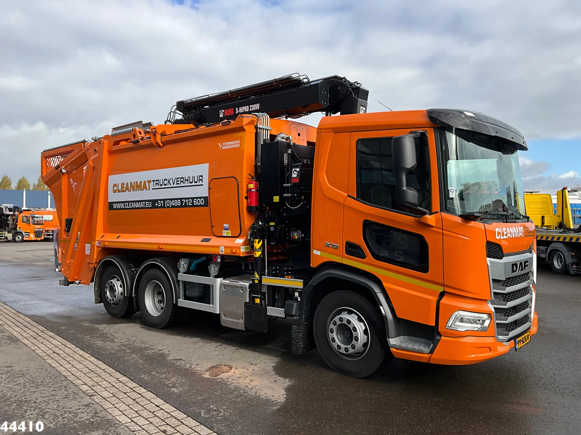 DAF FAN XD 340 Euro 6 Hiab 23 Tonmeter laadkraan 2024 image 3