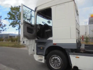 DAF XF 105 2010 - 410 NL truck image 8
