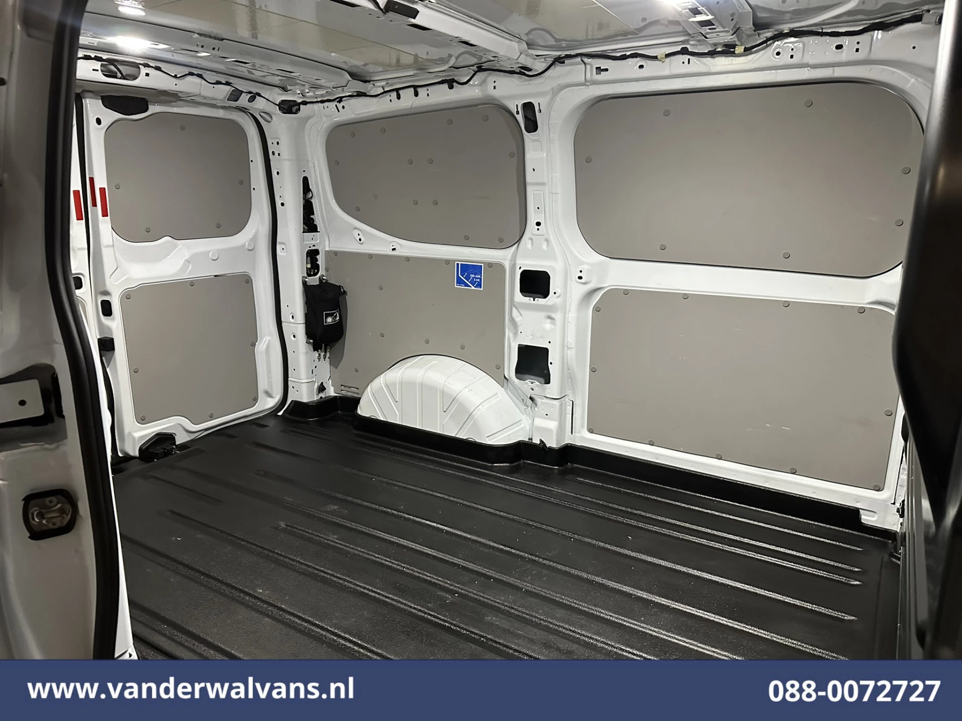 Ford Transit Custom 2024 - 2.0 TDCI 111pk L1H1 Euro6 Airco | Camera | LED | Apple Carplay | Cruisecontrol zdjęcie 12