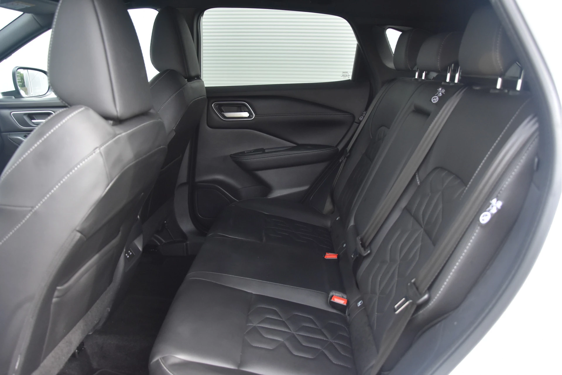 Nissan QASHQAI 2025 - 1.3 MHEV Xtronic Tekna | Cold Pack obrázek 32
