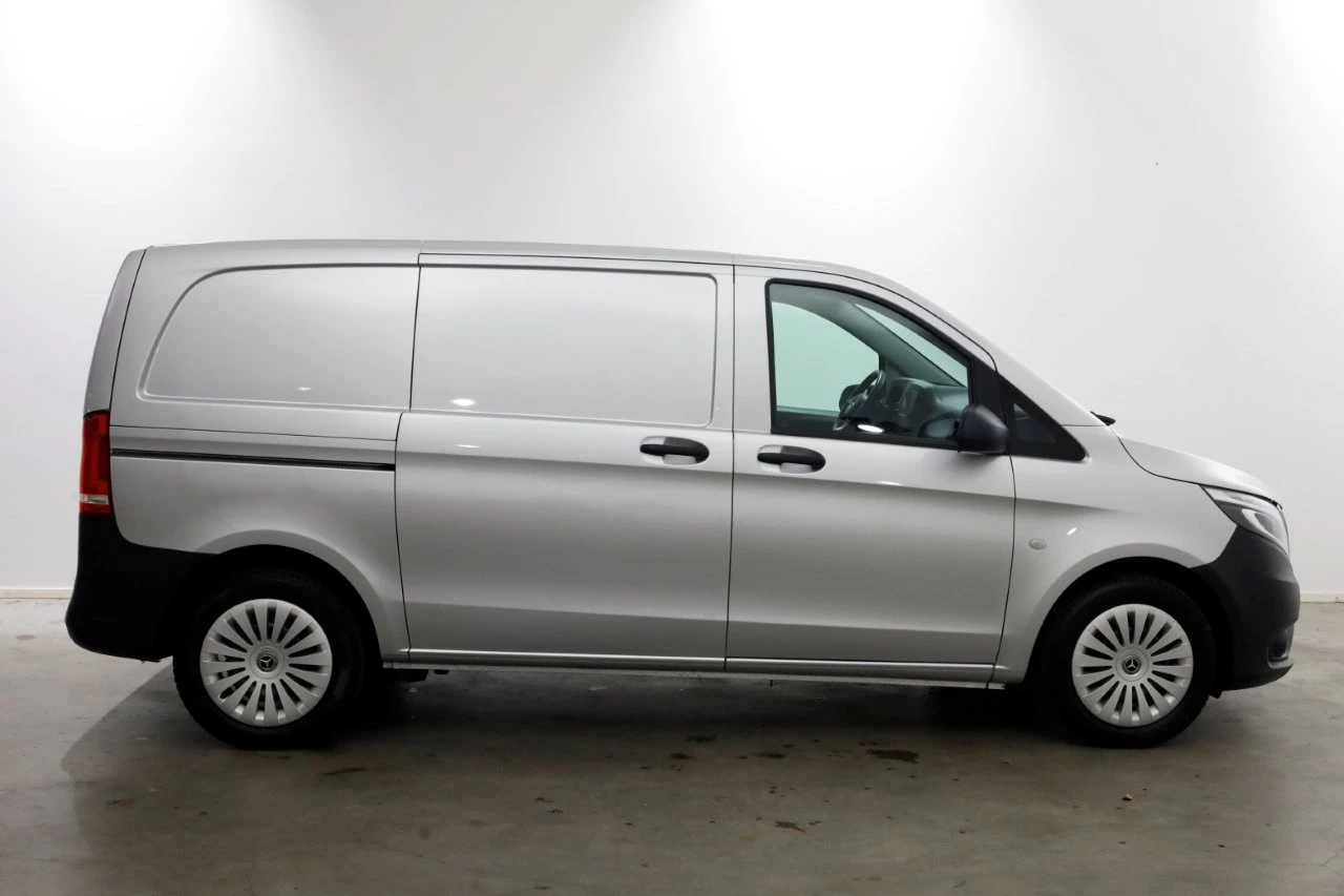 Mercedes-Benz Vito 2022 - 114 CDI 136pk Compact 9G Automaat 2x Schuifdeur/LED/Camera/Inrichting 11-2022 imagem 6