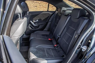 Mercedes-Benz A-Class 2021 - 250e AMG-Line, Pano, Burmester, Half Leder image 11