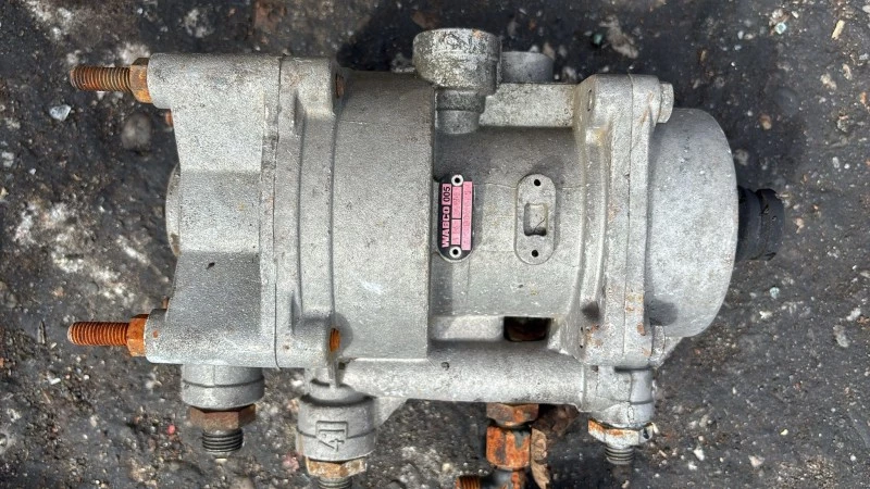 DAF - 0092060 / 1304637 TRAILER CONTROL VALVE WABCO 9730080057 immagine 1