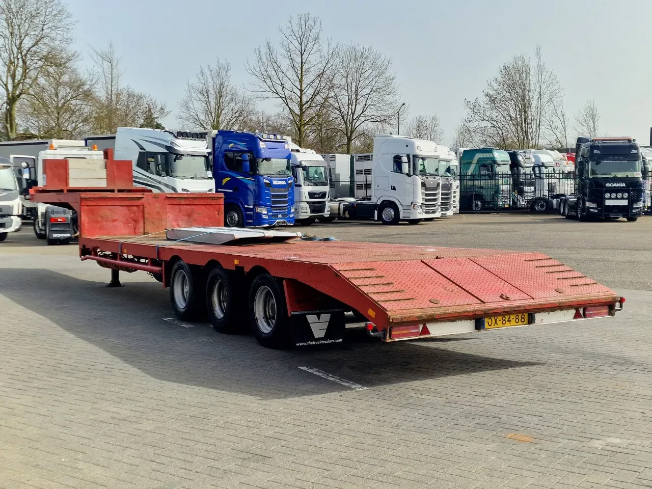 Van Hool SZ-302 1978 - Low loader - 3 axle - Ramps - Extendable - Steel suspension image 7
