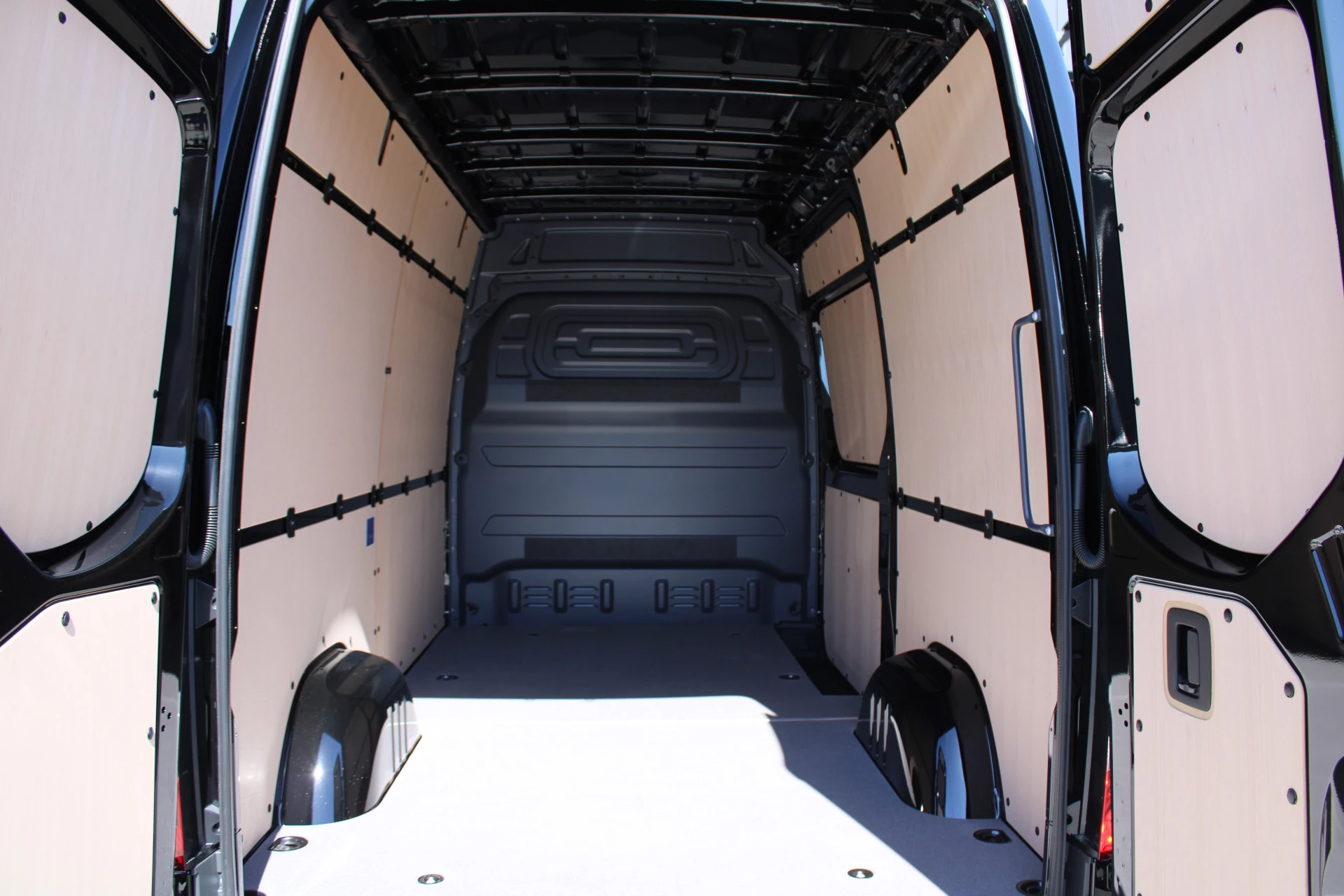 Mercedes-Benz Sprinter 2024 - 317CDI L2H2 Select - LED - Mbux 10 - 3.5t Trekhaak - Geveerde Stoel - Betimmering - Camera - Carplay - Blind spot - Cruise - Rijklaar obrázek 10