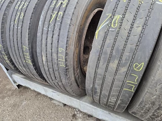 Several 275/70 R 22.5 2000 - N/A bild 1