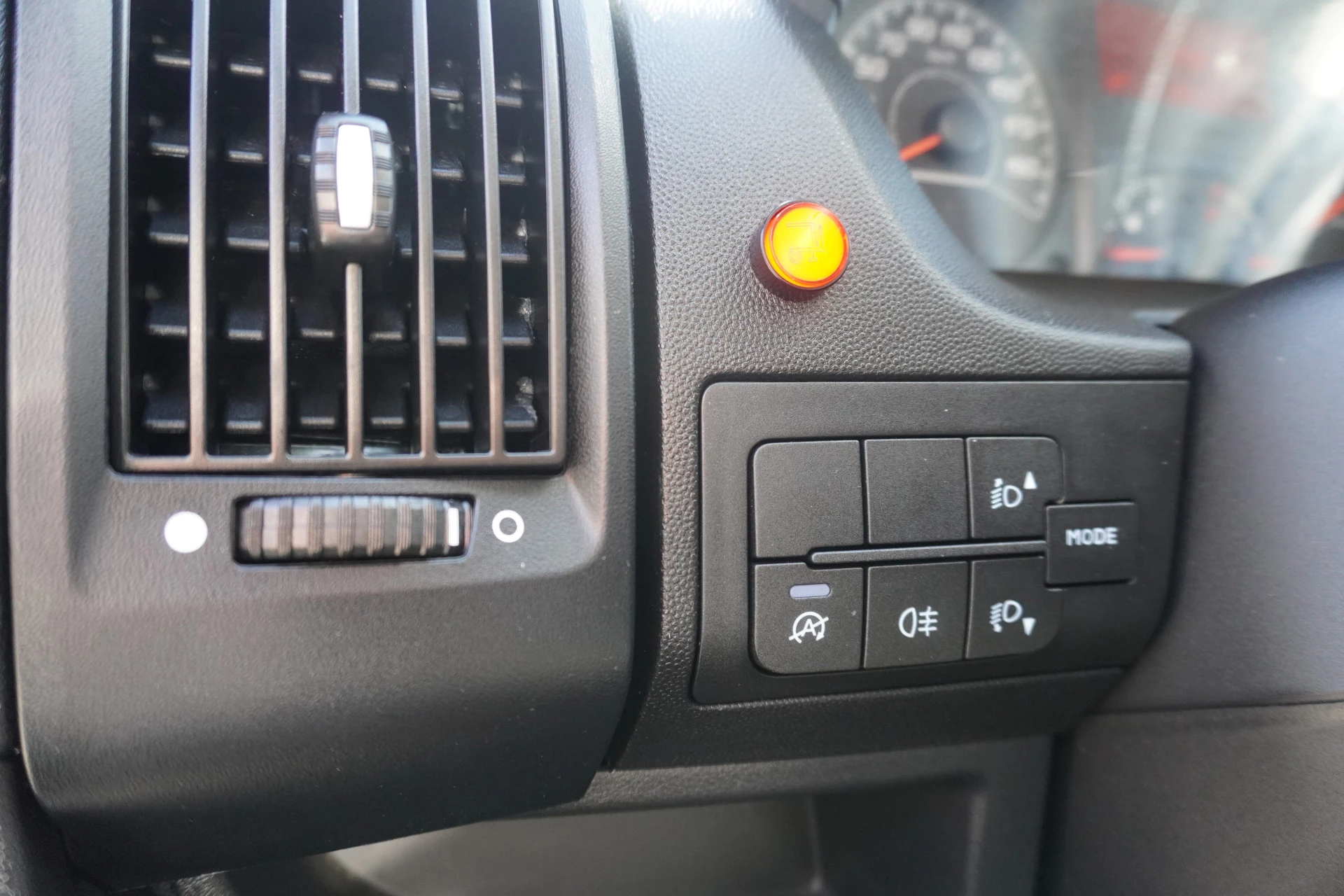 Citroën Jumper 2024 - 2.2 BlueHDi 140PK S&S 3.5t Zwaar HD Meubelbak + laadklep zdjęcie 17