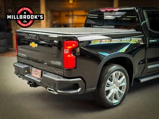 Chevrolet Silverado 2024 - USA High Country 6.2 V8 420 PK изображение 9