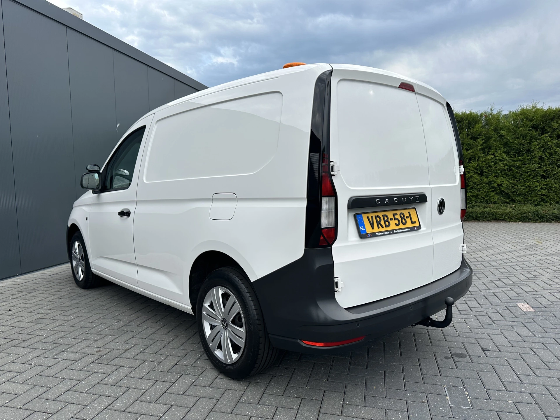 Volkswagen Caddy 2022 - Cargo 2.0 TDI 123 PK 4-MOTION / L1H1 / 4x4 / 1e EIG. / TREKHAAK / INRICHTING / CAMERA / CRUISE / AIRCO / CARPLAY afbeelding 5