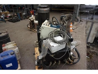 Hyva Hydraulic power pack | with 6 cilinders| 200 Bar |  lifting cap. 80 tons|used for lifting bridge for heavy trucks.. 2024 - N/A immagine 4