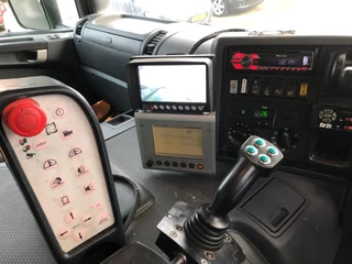 Scania P 2013 - P310 , 6x2 , CNG , Aut. , RHD , Garbage Truck image 13