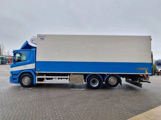 Scania P 2020 - P370 6x2*4 - Thermoking T-1000R Frigo - Bussbygg box - Hooks/Rohrbahnen/Vleeshang - Zepro loadlift - Retarder - Full air immagine 4