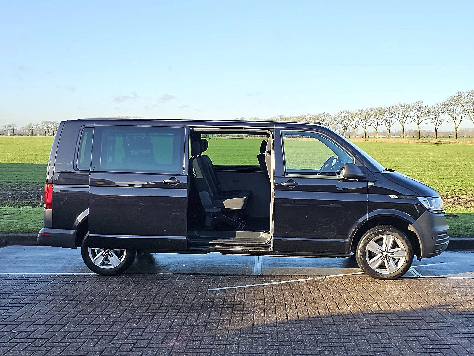 Volkswagen Transporter 2022 - 2.0 TDI image 16