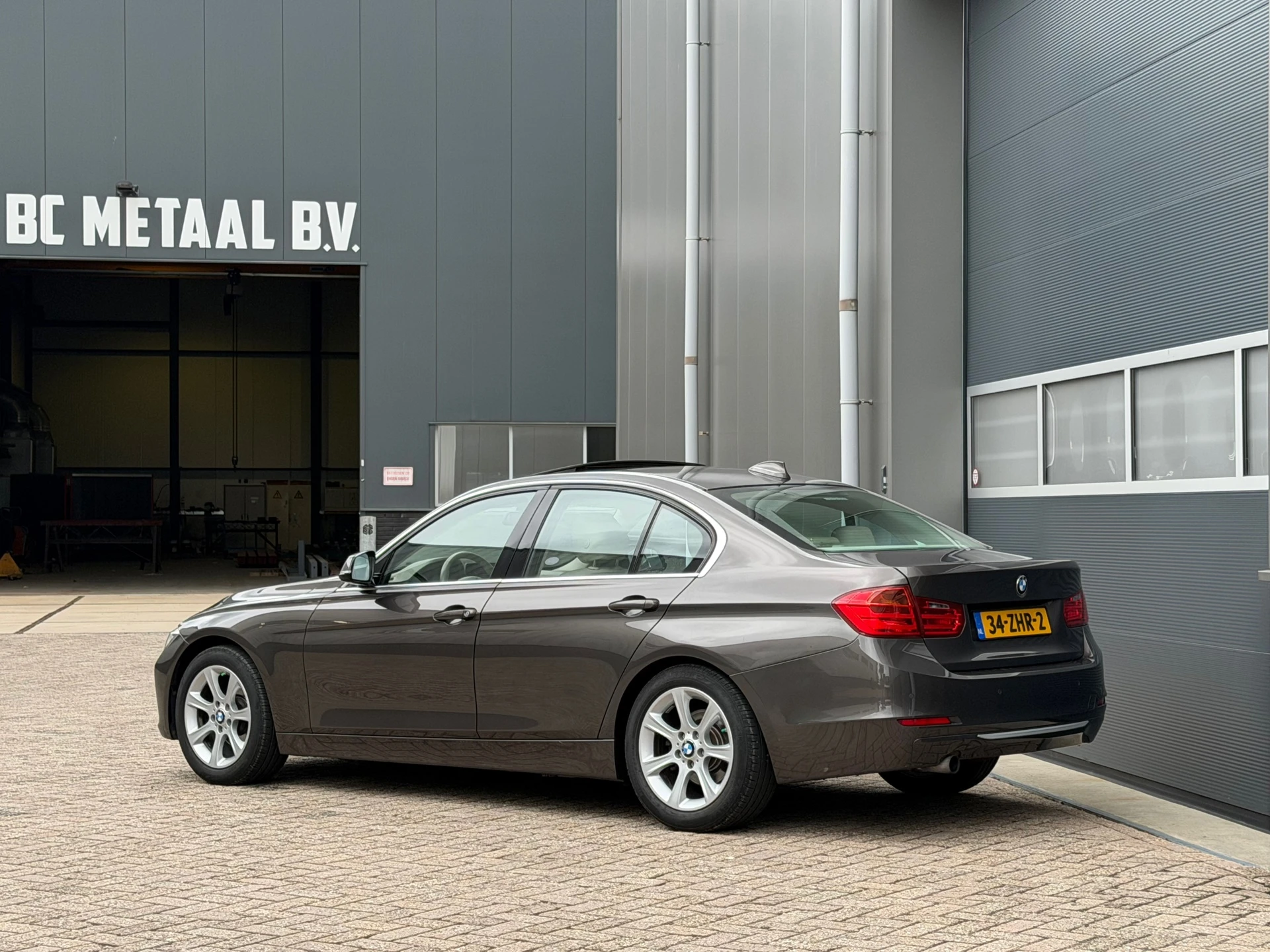 BMW 3 Serie 2012 - 320i EfficientDynamics Edition Upgrade Edition bj.2012 Navi|Leder|Open dak|Nap. afbeelding 3