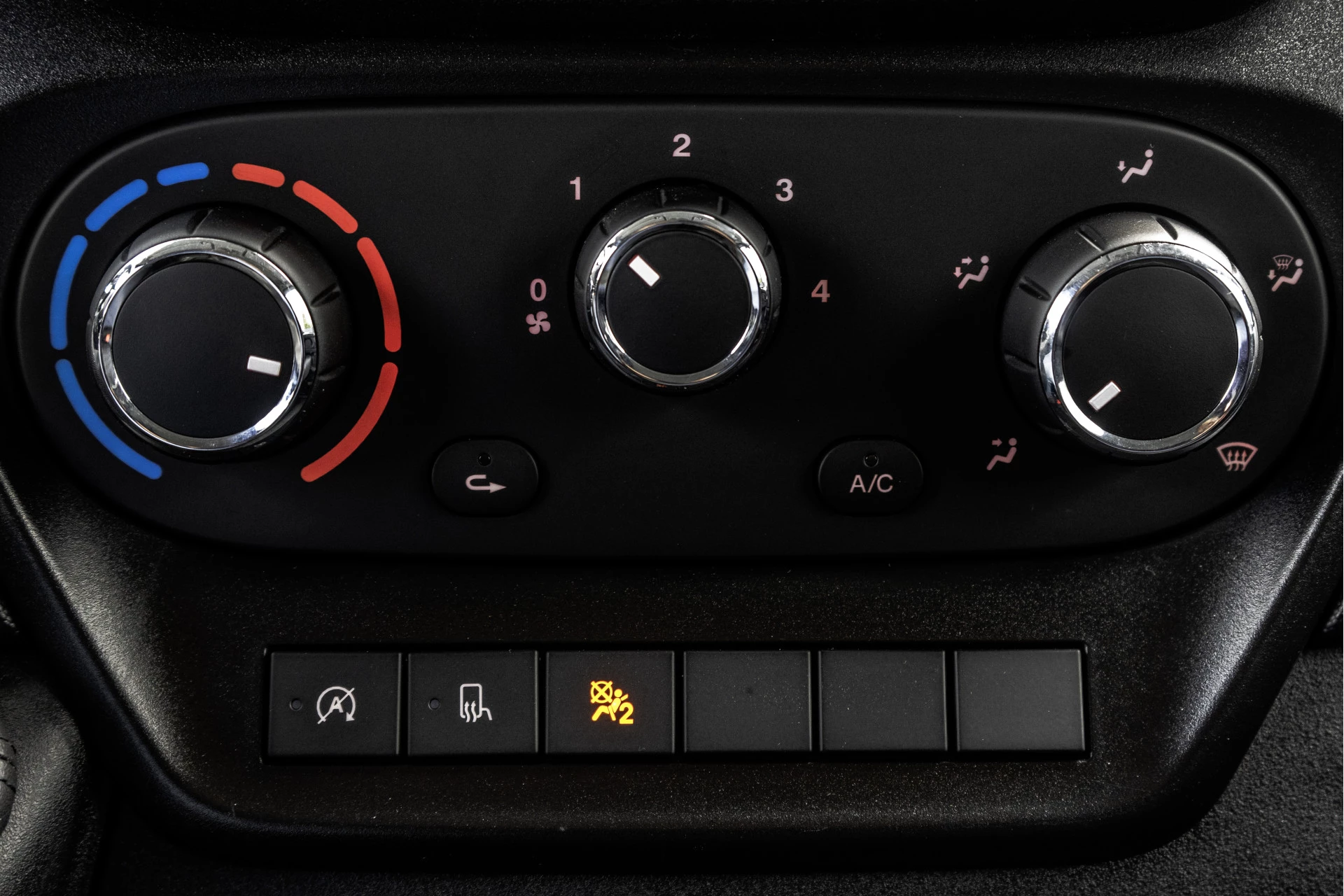 Iveco Daily 2022 - **35S16V 2.3 L4H2 | Euro 6 | 157 PK | Airco | Camera | 3500 KG Trekgewicht | MF Stuur | 3-Persoons** obrázek 17