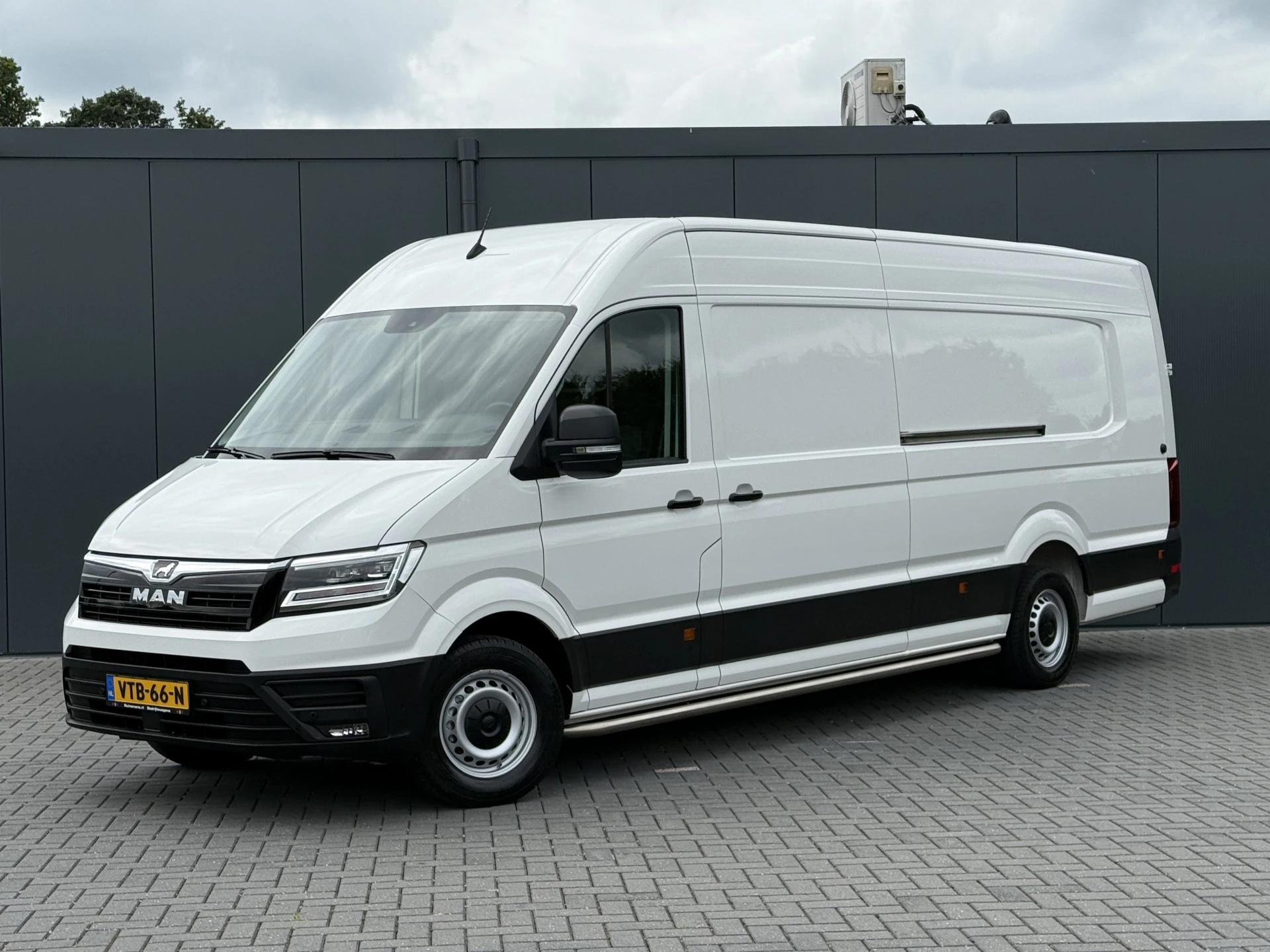 MAN TGE 2022 - 35 2.0 177 PK DSG AUTOMAAT HIGHLINE++ / L5H3 / LED / 2x SCHUIFDEUR / ZEER NETJES!! / CAMERA / ECC / GEVEERDE STOELEN / BLINDSPOT immagine 2