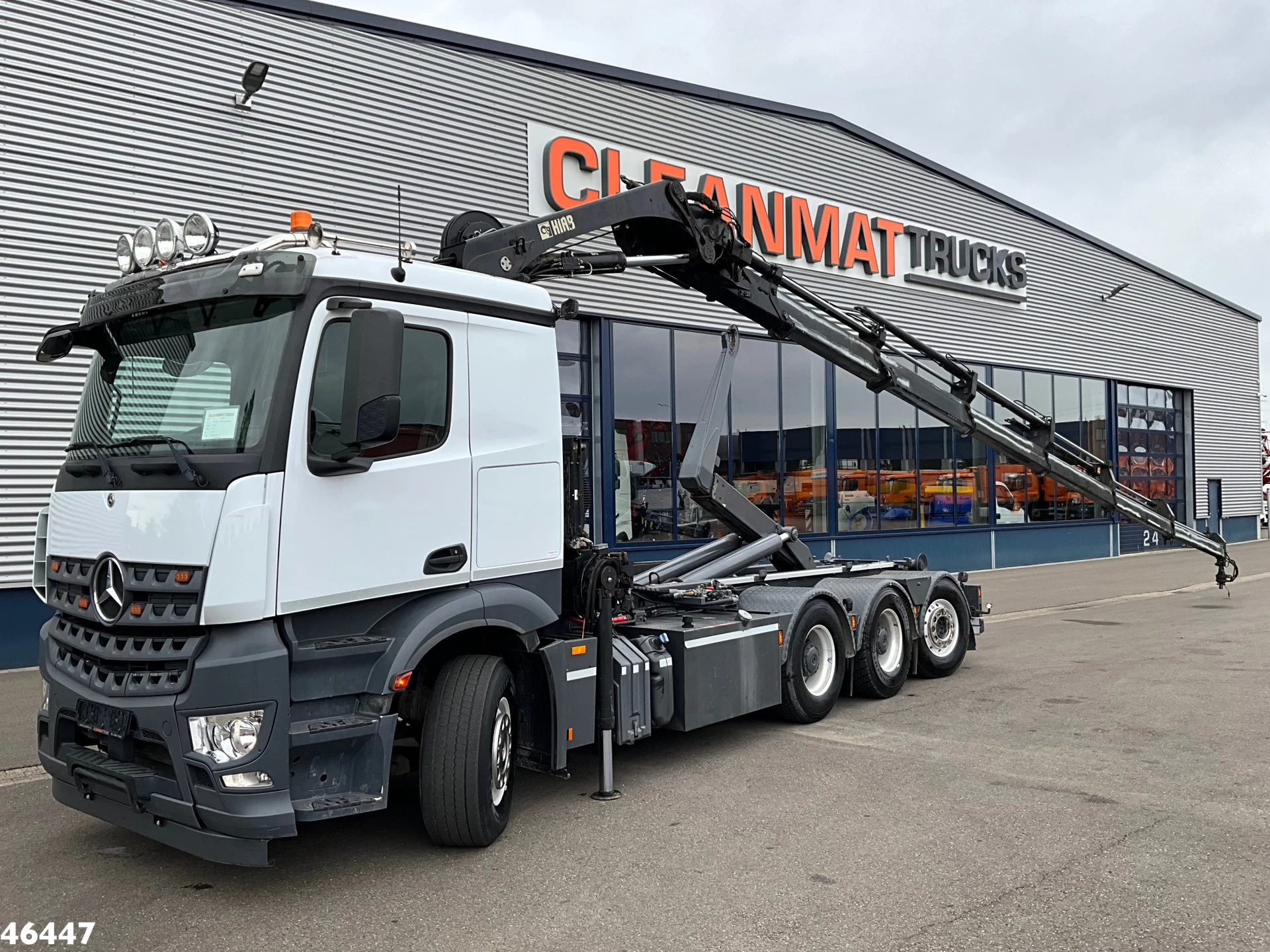 Mercedes-Benz Arocs 3251 8x4 Euro 6 HIab 28 Tonmeter laadkraan 2016 obrázek 1