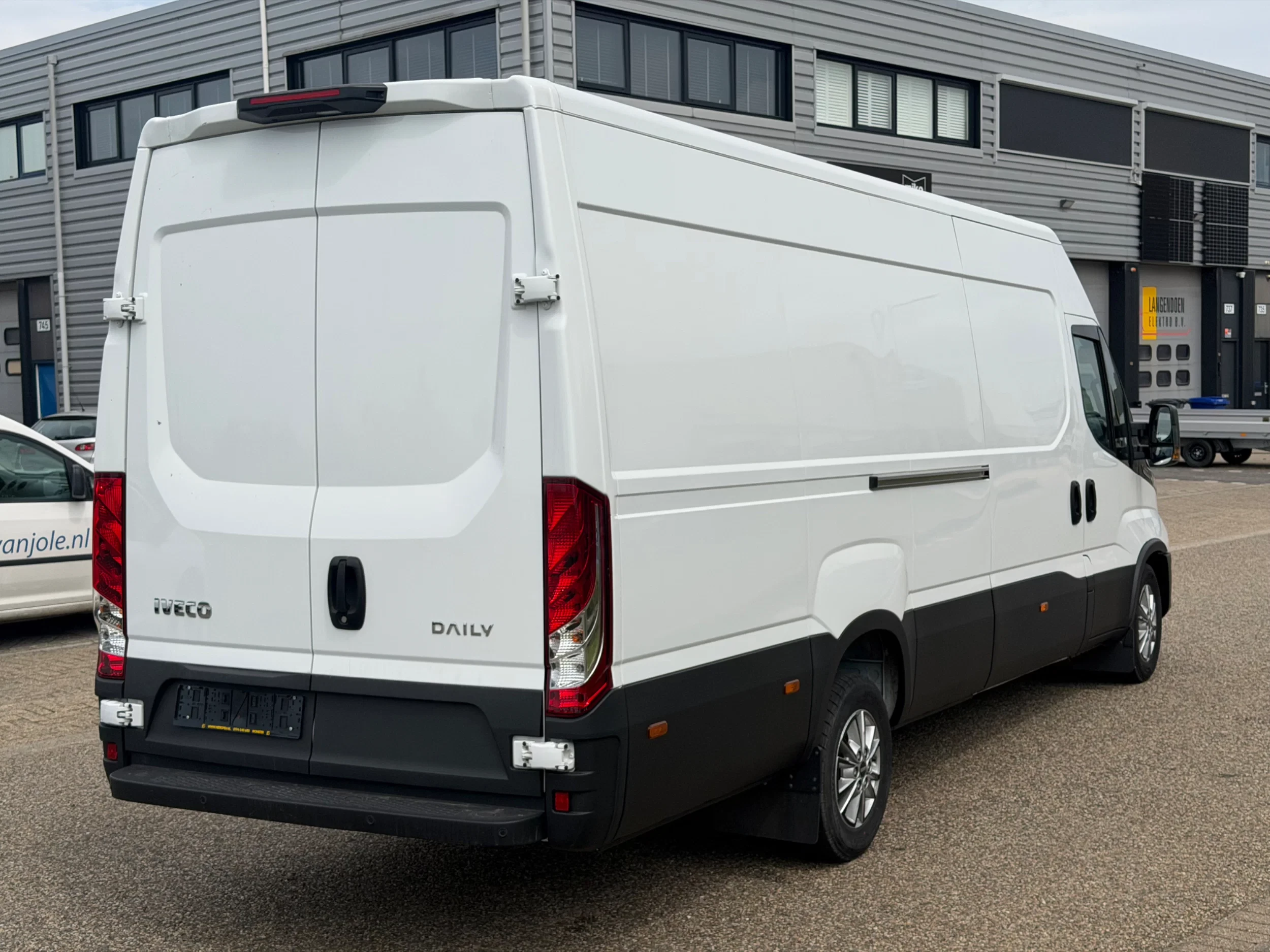 Iveco Daily 2024 - 35S18 L4H2 Automaat Airco Navi Cruisecontrol BPM VRIJ afbeelding 7