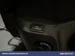 Volkswagen Crafter 2022 - 2.0 TDI 141pk L3H3 L2H2 Euro6 Airco | Camera | Apple Carplay | Massagestoel | Cruisecontrol image 4