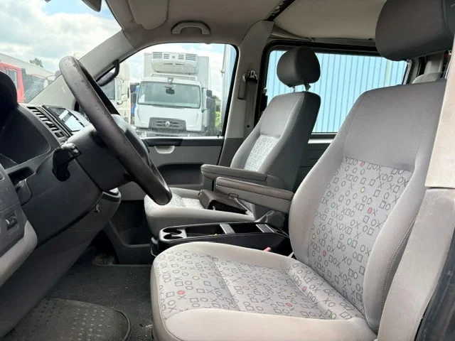 Volkswagen Transporter 2003 - T5 DOUBLE CAB 5-CILINDER (6 GEARS MANUAL GEARBOX / AIRCONDITIONING / 5 SEATS / ETC. afbeelding 6