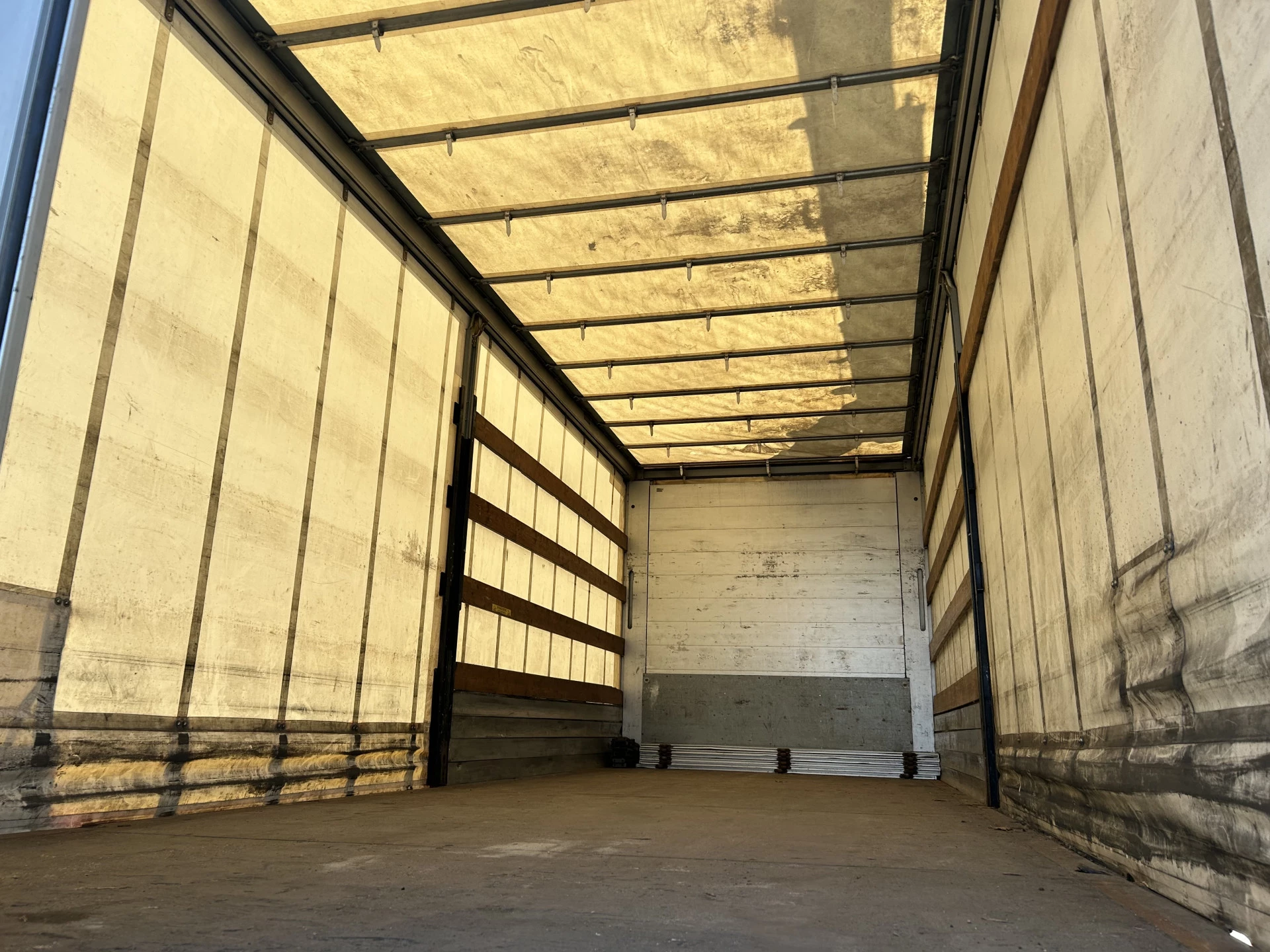 DAF 85 2011 - CF 360 Euro 5 / 233 dkm / Curtainside Box afbeelding 22