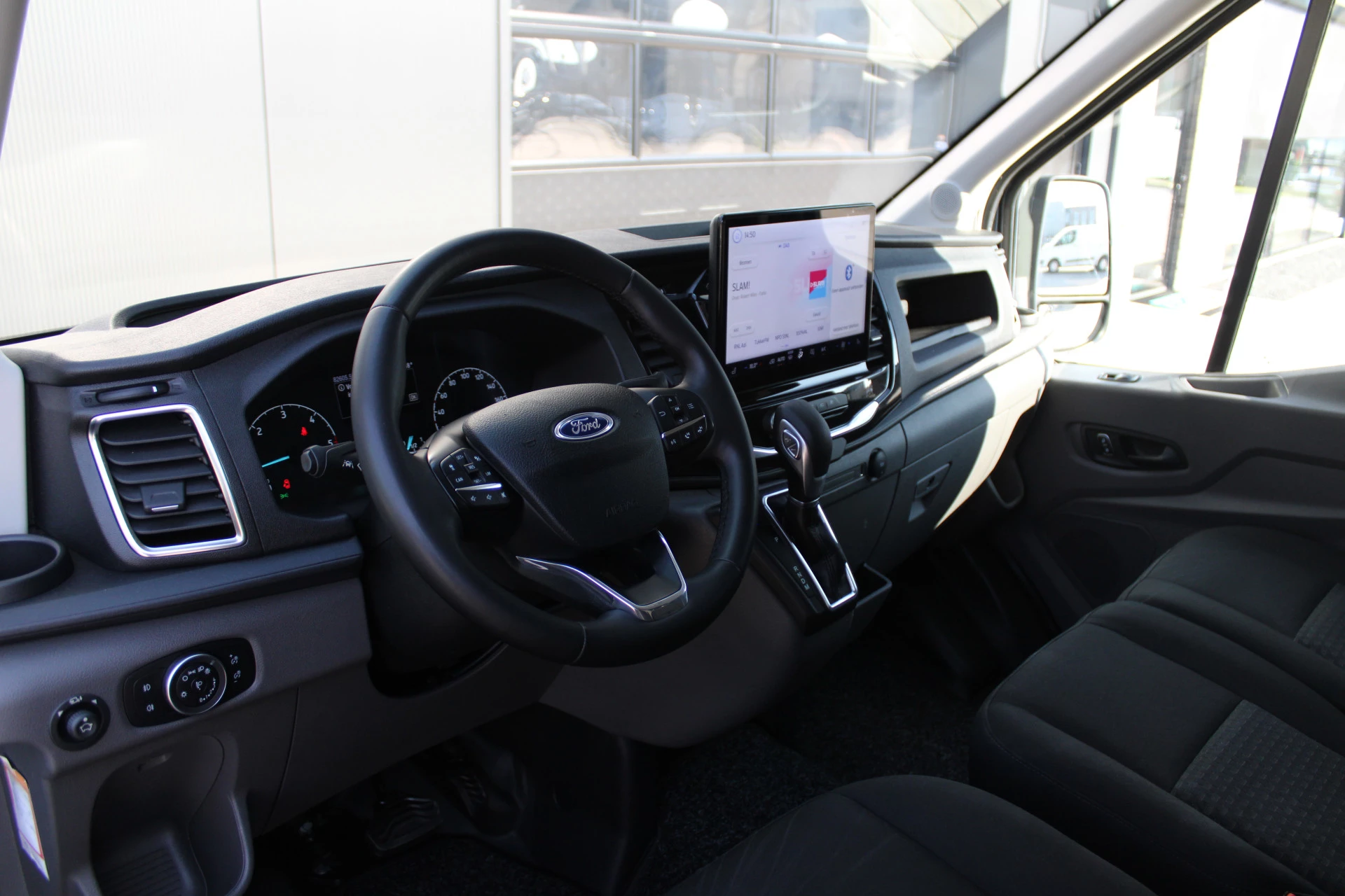 Ford Transit 2023 - 350 2.0 TDCI L3H2 Trend 130pk - Camper/Grijs Kenteken - Blind Spot - ACC - Trekhaak - Stoelverwarming - Luifel - Rijklaar zdjęcie 17