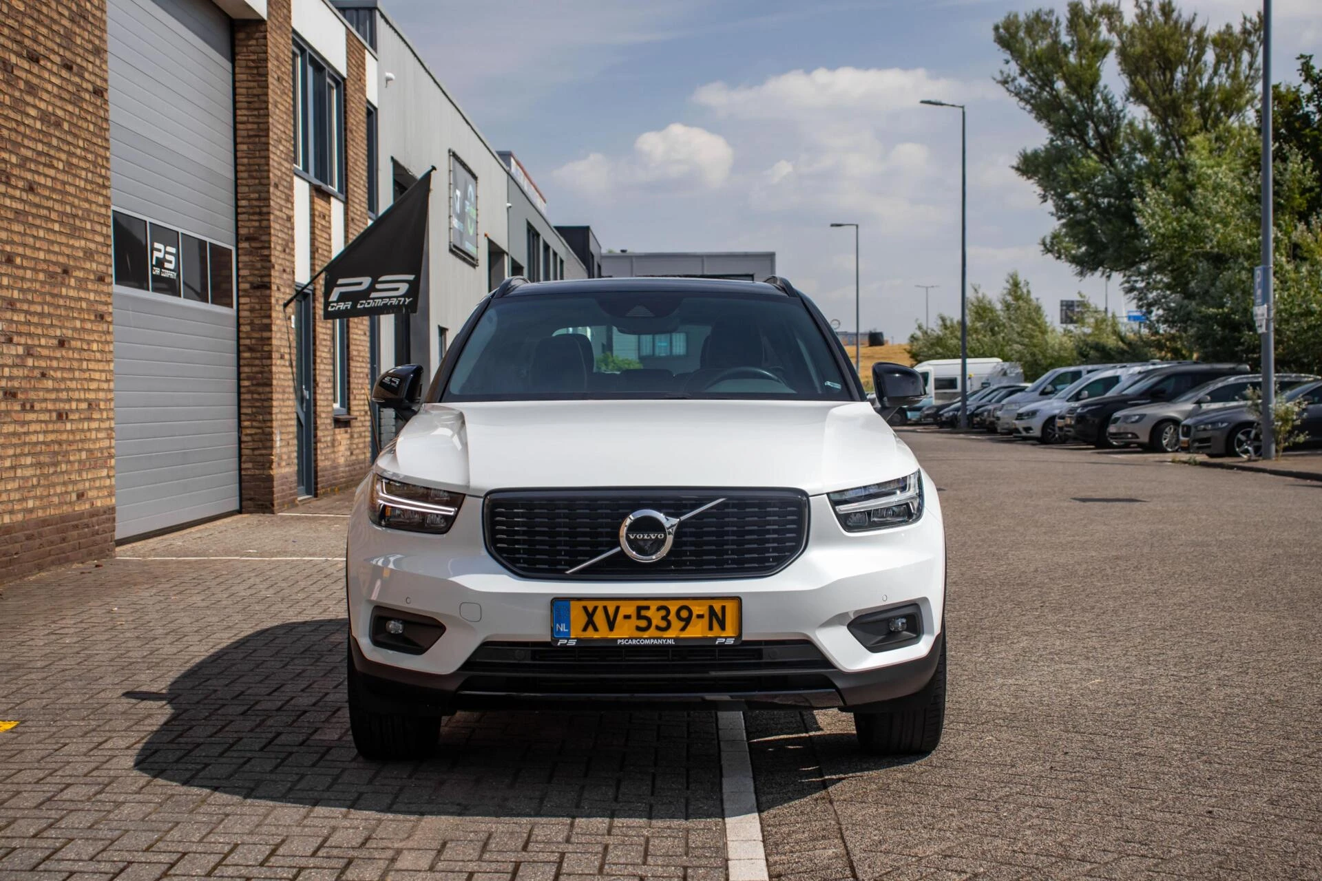 Volvo XC40 2019 - 2.0 T4 R-Design, Orig. NL, Pano, Leder, Keyless afbeelding 9
