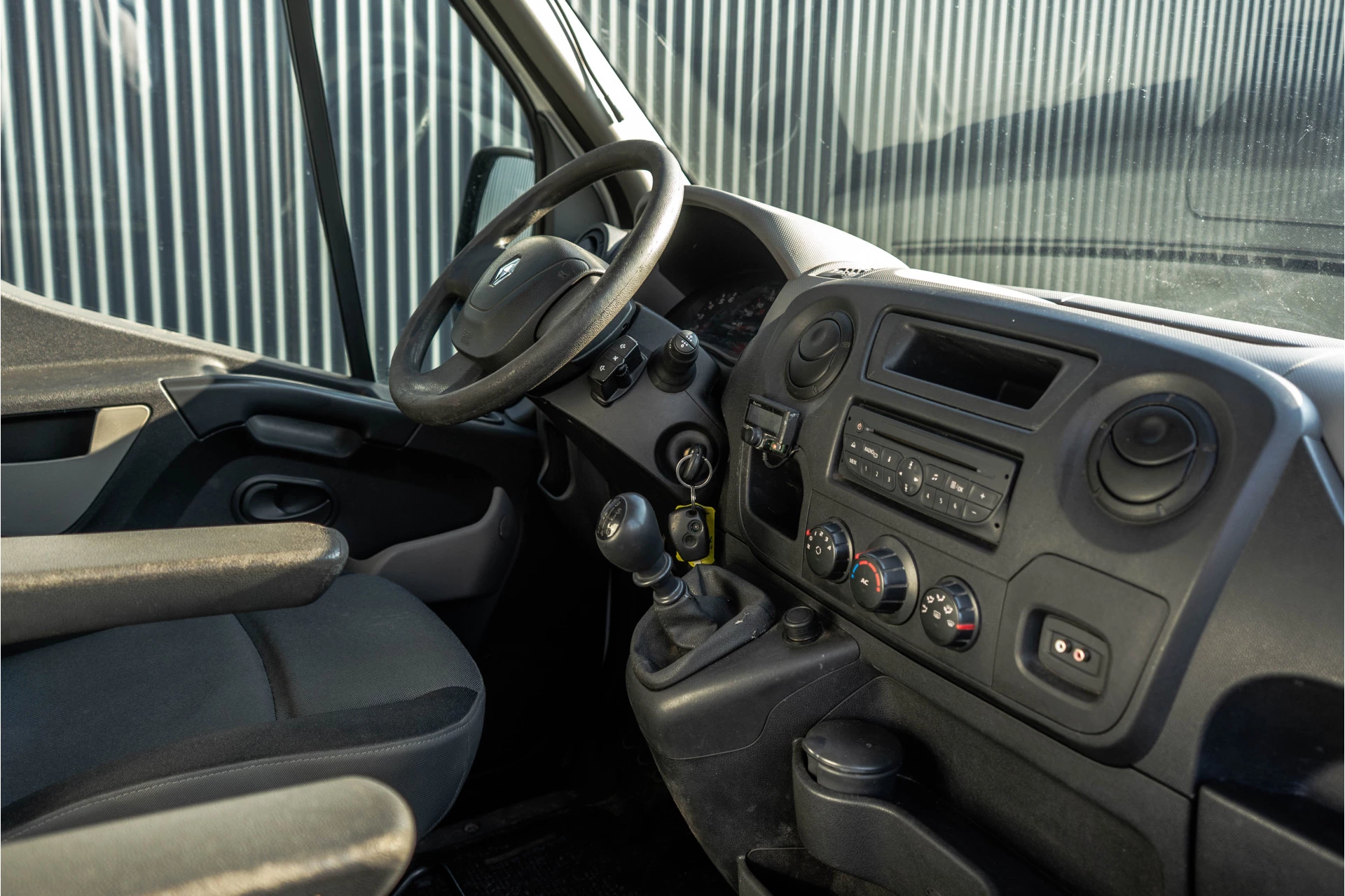 Renault Master 2011 - 2.3DCI | 125 PK L2H2 | Airco | Trekhaak Bild 2