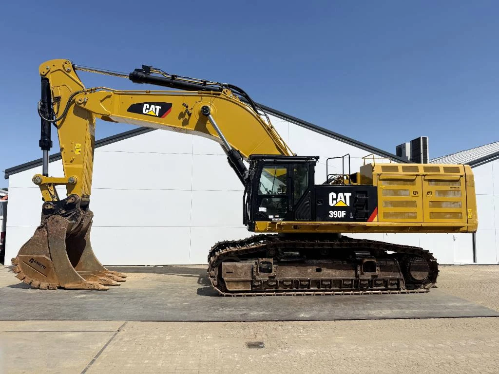 Cat 2019 - 390F - German Machine / Camera / Quick Coupler image 1