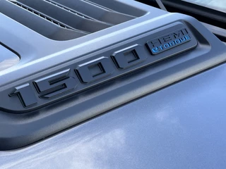 Dodge Ram Pick-Up 2024 - 5.7i V8 HEMI eTorque 400PK CREW CAB REBEL GT | BPM VRIJ | RAMBOX | LUCHTVERING | LPG | LAADBAKKLEP | TREKHAAK | PANODAK | 360CAM | DIGITAAL DASHBOARD afbeelding 19