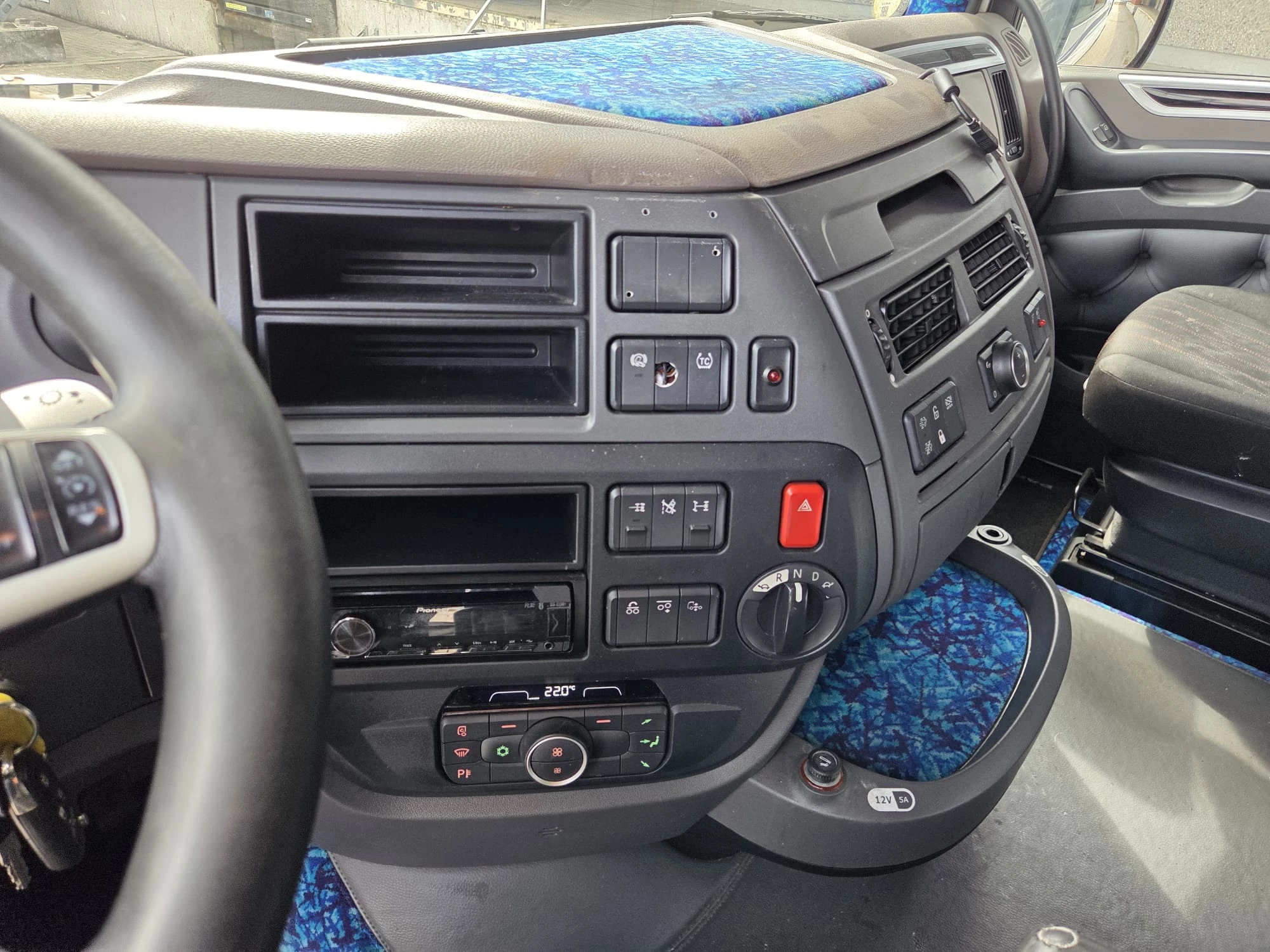 DAF XF 450 2018 - 6X2 NL TRUCK APK 10-2026 image 9