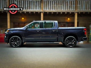 Chevrolet Silverado 2024 - USA High Country Black Edition 6.2 V8 420 PK, obrazek 17