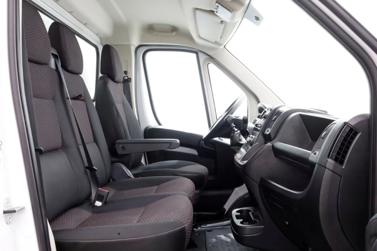 Opel Movano 2024 - 2.2D 140pk Bakwagen met laadklep 1.060kg laadvermogen 06-2024 obrázek 5