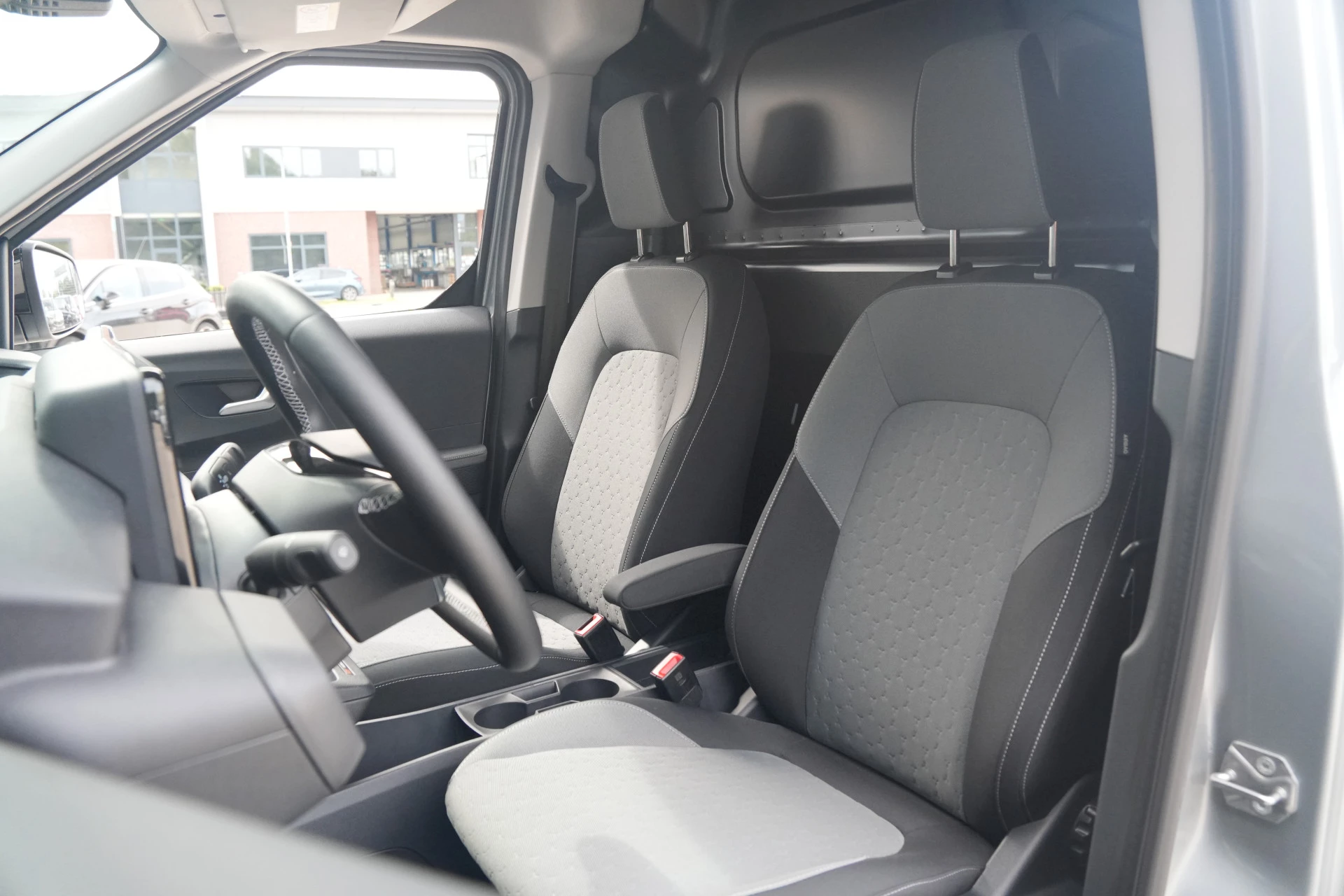 Ford E-Transit Courier 2026 - Limited 44 kWh 136pk - Trekhaak - Stoel/Stuurverwarming - ACC - Blindspot - Camera - Rijklaar Bild 20