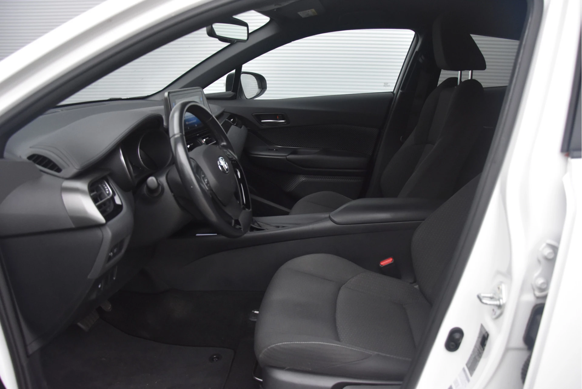 Toyota C-HR 2018 - 1.8 Hybrid Active | Netjes Bild 17