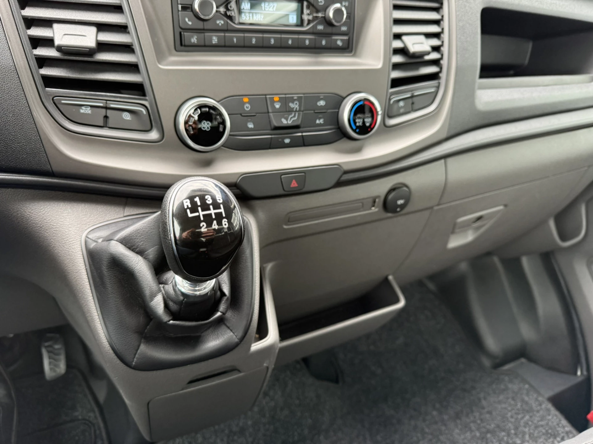Ford Transit 2022 - 350 2.0 TDCI L4 Open laadbak obrázek 7
