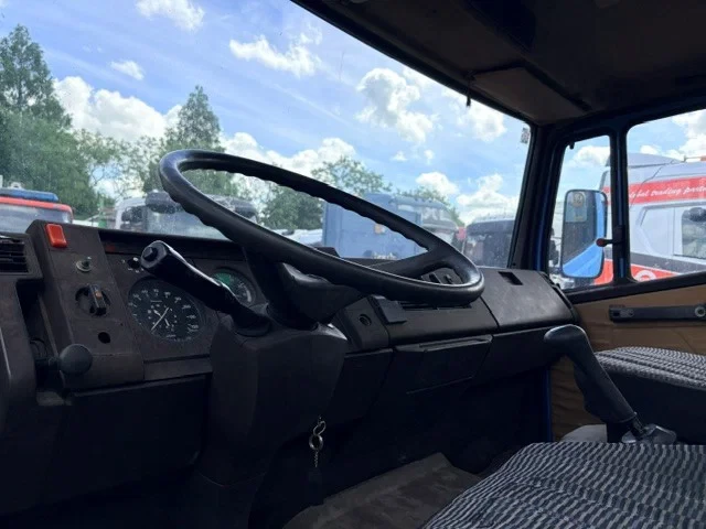 Mercedes-Benz LK 1996 - 914 (6-CILINDER) RECOVERY TRUCK (FULL STEEL SUSPENSION / MANUAL GEARBOX / EXTRA SEAT / ETC.) afbeelding 9