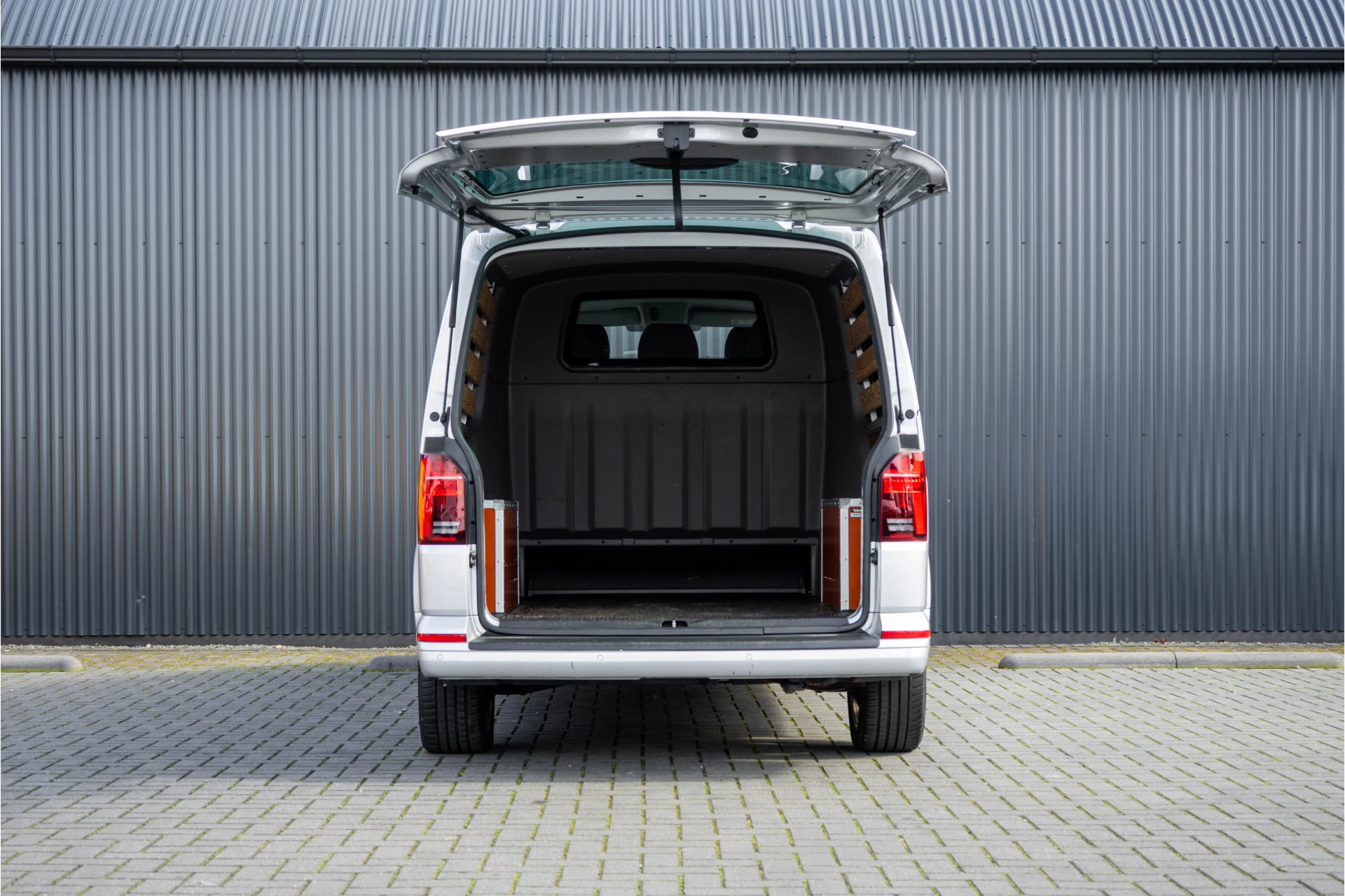 Volkswagen Transporter 2020 - T6.1 2.0 TDI L2H1 | DC | Bulli | 200PK | Leder | Carplay | Virtual | Adapt Cruise zdjęcie 9