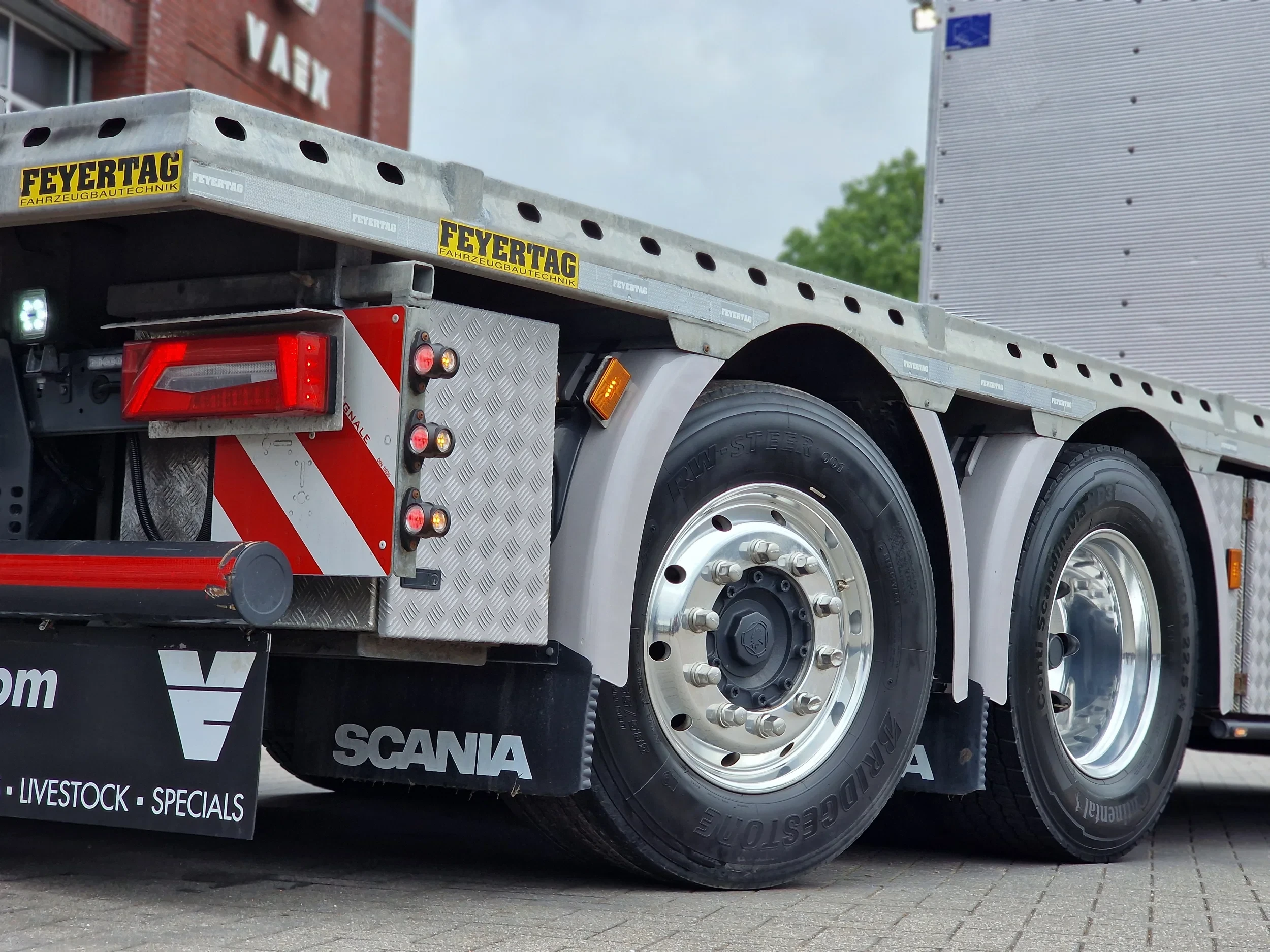 Scania R 2024 - R660 V8 NGS retarder - full air - WB435 - alcoa - steering axle afbeelding 15