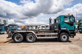 Iveco Trakker 2015 - 360-6x4-PALFINGER obrazek 12