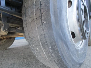 MAN 35.414 2003 - , 8x4 , ZF Manual , EURO 3 , 3 way tipper , Spring suspension obrazek 14